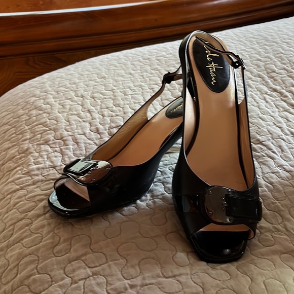 Large Jessica Simpson shoulder - tan with brown details - Picture 6 of 12